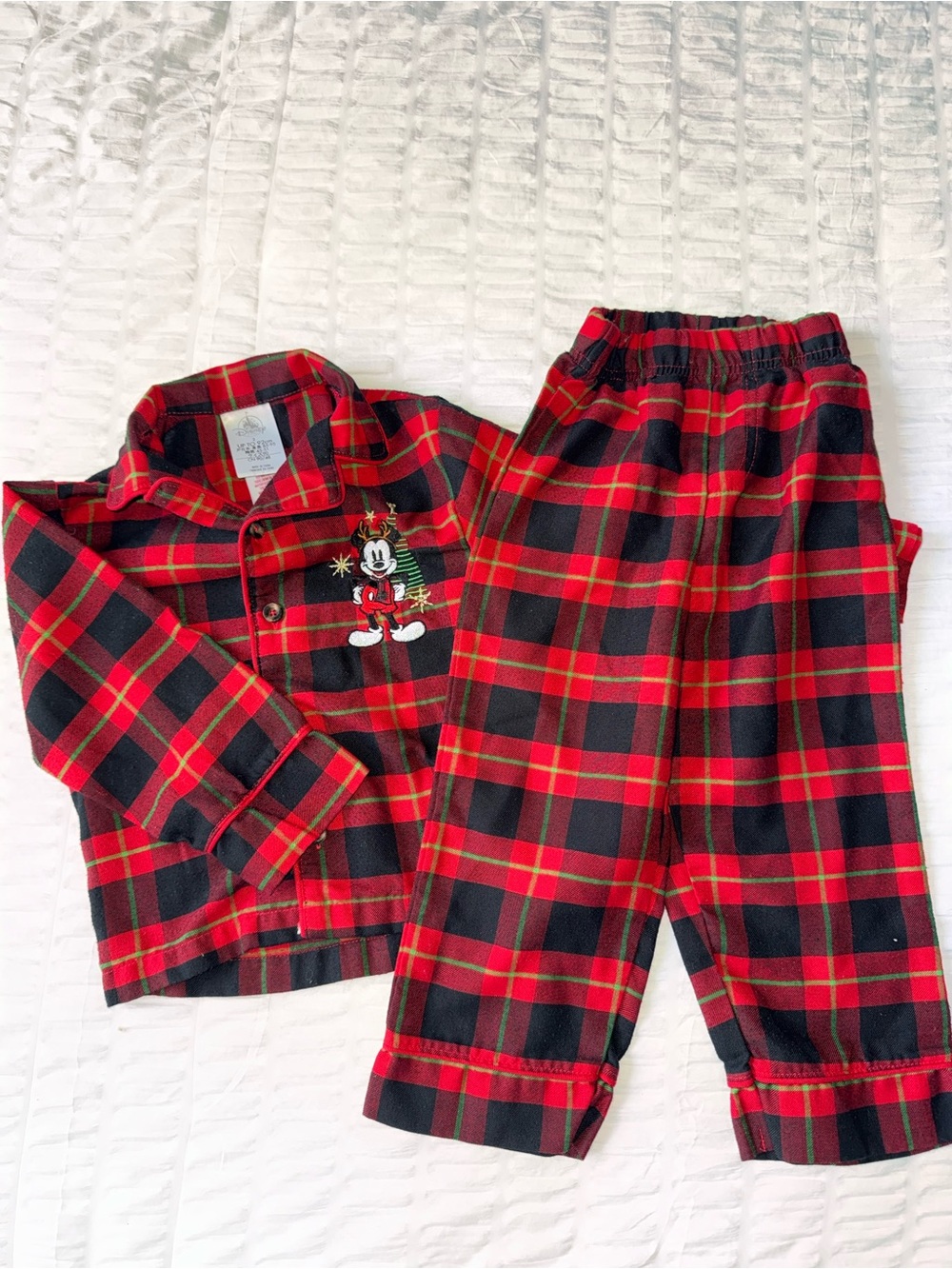 Disney Pajama Set Kids sSize 2 Red and Black Plaid with Festive Mickey !